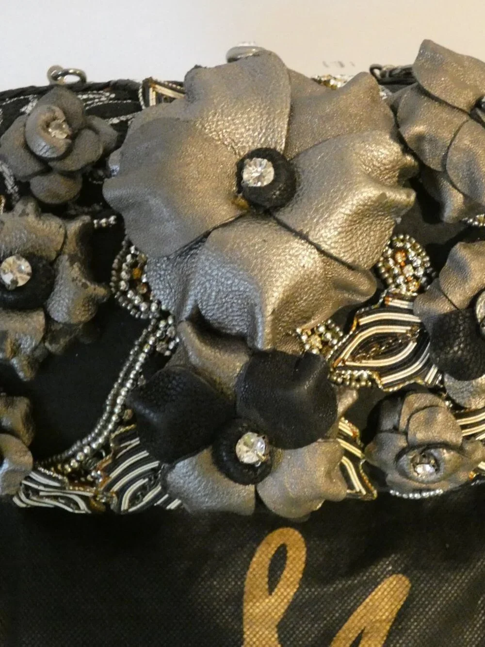 NWOT MARY FRANCES Silver & Black Shoulder Strap Beaded Purse/DustCover